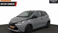 Grijs Gebruikt 2015 Toyota Aygo X-play Hatchback | € 5.995 (Eerlijke prijs)