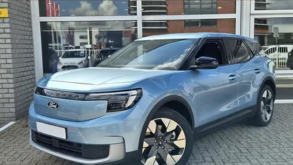Blauw Nieuw 2025 Ford Explorer Extended Range SUV | € 44.850 (Goede deal)