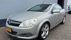 Grijs, metallic lak Gebruikt 2008 Opel Astra Cabriolet Cabriolet | € 4.950 (Eerlijke prijs)