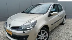 Bruin Gebruikt 2007 Renault Clio R.S. Dynamique Hatchback | € 2.198 (Goede deal)