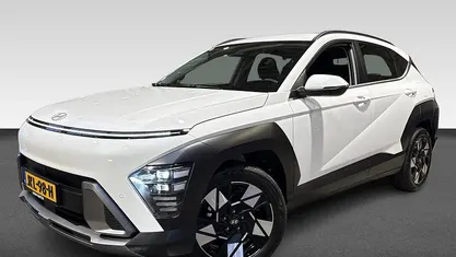 Wit Occasion 2025 Hyundai Kona Comfort SUV | € 32.930 (Eerlijke prijs)