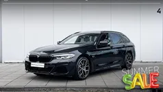 Zwart Gebruikt 2023 BMW 530e M Sport Stationwagen | € 49.900 (Eerlijke prijs)