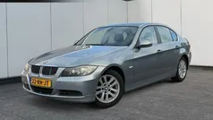Grijs Gebruikt 2005 BMW 325 Basis Sedan | € 5.845 (Eerlijke prijs)