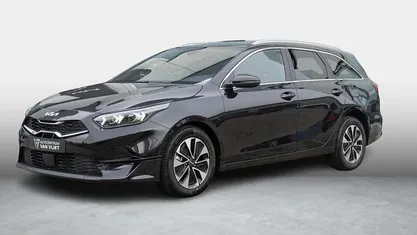 Gebruikt 2025 Kia Ceed Hatchback | € 33.890 (Eerlijke prijs)