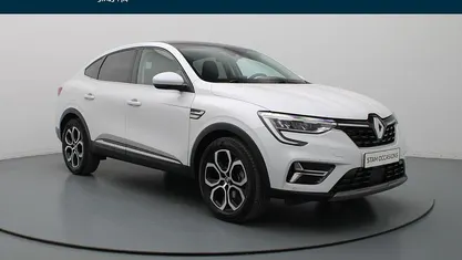 Wit (metallic) Gebruikt 2023 Renault Arkana Techno SUV | € 24.490 (Eerlijke prijs)