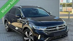 Zwart (metallic) Gebruikt 2022 VW T-Roc R-line SUV | € 23.900 (Eerlijke prijs)