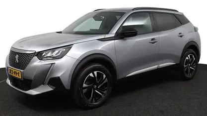 Grijs Gebruikt 2023 Peugeot 2008 Allure SUV | € 21.750 (Eerlijke prijs)