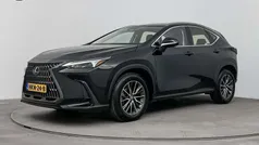 Zwart Gebruikt 2023 Lexus NX350h Luxury Line SUV | € 52.490 (Eerlijke prijs)