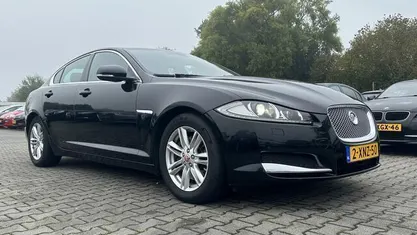 Westminister blue (zwart metallic) Gebruikt 2014 Jaguar XF Luxury Sedan | € 7.145 (Super prijs)