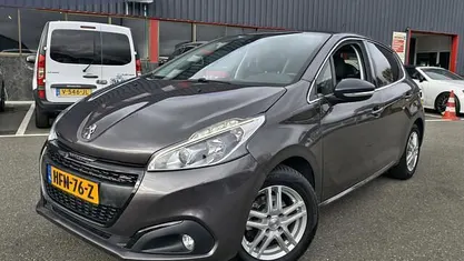Gebruikt 2019 Peugeot 208 Allure Hatchback | € 10.999 (Eerlijke prijs)