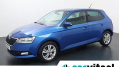Blauw, metallic lak Gebruikt 2021 Skoda Fabia Ambition Hatchback | € 15.840 (Eerlijke prijs)