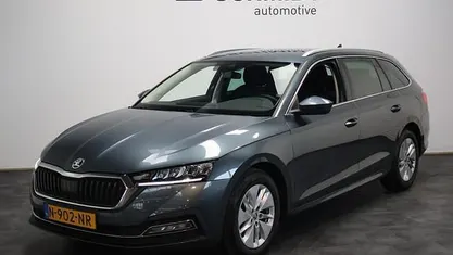 Grijs Occasion 2021 Skoda Octavia First Edition Stationwagen | € 19.995 (Eerlijke prijs)