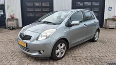 Grijs Gebruikt 2006 Toyota Yaris Luna Hatchback | € 3.250 (Eerlijke prijs)