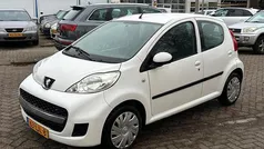 Wit Gebruikt 2010 Peugeot 107 Hatchback | € 1.950 (Eerlijke prijs)