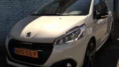 Wit, metallic lak Gebruikt 2019 Peugeot 208 GT Hatchback | € 12.950 (Eerlijke prijs)