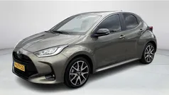 Groen Gebruikt 2022 Toyota Yaris Hybrid Executive Hatchback | € 24.900 (Eerlijke prijs)