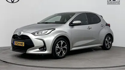 Grijs Gebruikt 2024 Toyota Yaris Hybrid Edition Hatchback | € 24.750 (Eerlijke prijs)