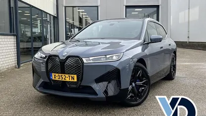 Grijs Occasion 2024 BMW iX SUV | € 61.950 (Super prijs)