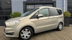 Grijs, metallic lak Gebruikt 2015 Ford Tourneo Courier Titanium MPV | € 11.900 (Eerlijke prijs)