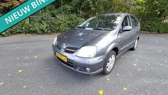 Grijs Gebruikt 2004 Nissan Almera Tino Acenta MPV | € 1.099 (Eerlijke prijs)