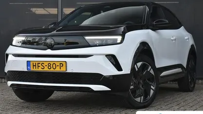 Wit Occasion 2025 Opel Mokka-e SUV | € 29.395 (Eerlijke prijs)