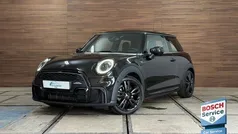 Zwart, metallic lak Gebruikt 2021 Mini John Cooper Works Hatchback | € 24.890 (Goede deal)