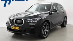 Zwart, metallic lak Gebruikt 2021 BMW X5 M Sport SUV | € 58.950 (Eerlijke prijs)