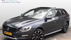 Grijs Gebruikt 2017 Volvo V60 CC Summum Stationwagen | € 30.335 (Eerlijke prijs)