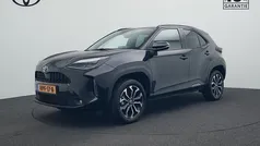 Zwart Gebruikt 2024 Toyota Yaris Cross SUV | € 29.780 (Eerlijke prijs)