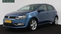 Blauw Gebruikt 2015 VW Polo Highline Hatchback | € 12.945 (Eerlijke prijs)