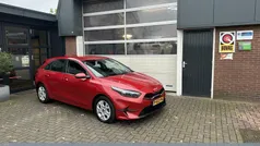 Rood Gebruikt 2022 Kia Ceed Hatchback | € 18.450 (Eerlijke prijs)