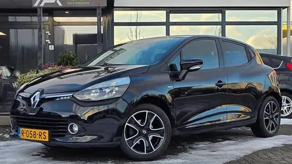 Zwart Occasion 2016 Renault Clio IV Hatchback | € 6.950 (Eerlijke prijs)