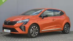 Gebruikt 2024 Renault Clio V Techno Hatchback | € 22.935 (Eerlijke prijs)