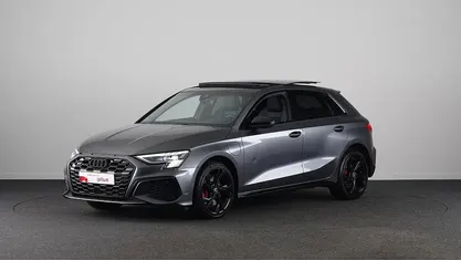 Grijs Occasion 2022 Audi A3 Sportback Competition Hatchback | € 29.949 (Eerlijke prijs)