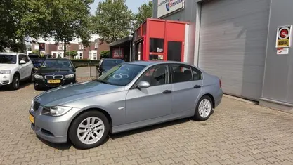 Grijs Gebruikt 2005 BMW 318 Executive Sedan | € 4.450 (Eerlijke prijs)