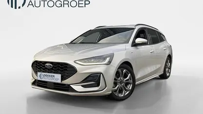 Grijs Gebruikt 2023 Ford Focus ST-Line Stationwagen | € 19.945 (Eerlijke prijs)