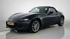 Jet black (donker zwart metallic) Gebruikt 2018 Mazda MX5 Cabriolet | € 24.795 (Eerlijke prijs)