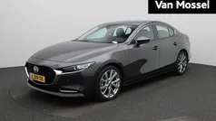 Grijs Gebruikt 2021 Mazda 3 Comfort Sedan | € 22.945 (Eerlijke prijs)