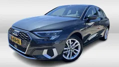Grijs Gebruikt 2021 Audi A3 Sportback e-tron Sedan | € 25.950 (Eerlijke prijs)