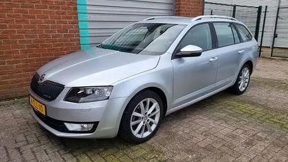 Occasion 2014 Skoda Octavia Business Line Stationwagen | € 5.950 (Eerlijke prijs)