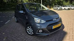 Grijs, metallic lak Gebruikt 2015 Hyundai i10 Comfort Hatchback | € 5.199 (Eerlijke prijs)
