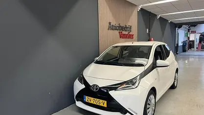 Occasion Toyota Aygo X-play 69 PK (50 kW) 2017 Wit Hatchback