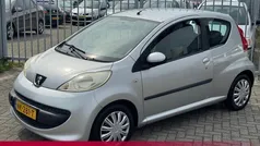 Gebruikt 2005 Peugeot 107 S Hatchback | € 1.990 (Eerlijke prijs)