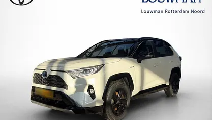 Wit Gebruikt 2021 Toyota RAV4 Hybrid SUV | € 35.995 (Eerlijke prijs)