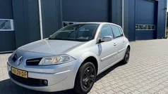 Grijs Gebruikt 2008 Renault Mégane III Business Hatchback | € 1.399 (Eerlijke prijs)