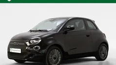 Zwart Gebruikt 2022 Fiat 500e Comfort Hatchback | € 17.445 (Eerlijke prijs)