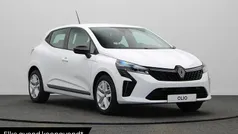 Wit Nieuw 2025 Renault Clio V Evolution Hatchback | € 23.970 (Goede deal)