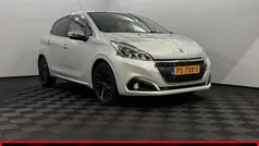 Wit Gebruikt 2017 Peugeot 208 Allure Hatchback | € 9.950 (Eerlijke prijs)