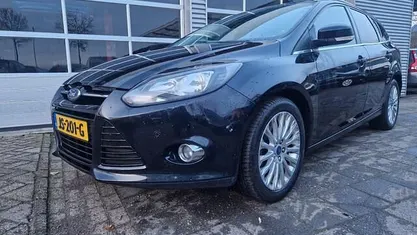 Zwart (metallic) Gebruikt 2013 Ford Focus Titanium Stationwagen | € 4.999 (Eerlijke prijs)