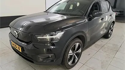 Zwart (metallic) Occasion 2020 Volvo XC40 R-Design SUV | € 24.950 (Eerlijke prijs)